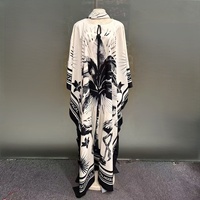 Robe Kaftan Ample Imprimée Palme et Flamant Noir et Blanc Tendance 2026 pour Vacances, Robe Africaine d'Été Imprimée Grande Taille pour Femme
