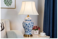 Lampe de table en porcelaine chinoise au meilleur prix, forme de fleur bleue et blanche, en vente