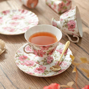 Ensemble de tasses à café rétro en céramique vintage européennes avec soucoupes Grande tasse à thé avec bord doré pour la maison pour restaurant français Bar - Product Image 2