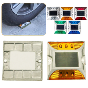 प्रमाणित उच्च गुणवत्ता वाले एल्यूमीनियम नेतृत्व वाले सौर रोड स्टड लाइट सफेद चिंतनशील जलरोधी सौर सड़क मार्कर यातायात चेतावनी - Product Image 3