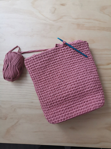 2024 handmade lớn t-marlet sợi Crochet Ba lô đơn giản thời gian phong cách đơn Xử lý mở đóng cửa bông lót mô hình vuông - Product Image 3