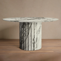 Table à manger ronde en marbre Dream Home, base cylindrique cannelée en pierre, pierre veinée naturelle, pour un espace repas luxueux