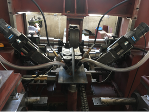 Ligne de production de soudage automatique à portique pour poutres <span class=keywords><strong>PEB</strong></span> H/I/T, machine de redressage et de soudage - Product Image 4