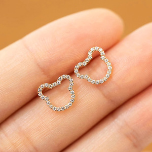 Boucles d'oreilles clous motif ours mignon, bijoux d'oreille doux et chics pour femme, à porter au quotidien, pour tenue décontractée, accessoire cadeau - Product Image 6