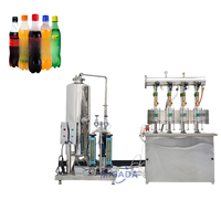 Machine de remplissage de boissons gazeuses et d'eau pétillante pour canettes métalliques à anneau de tirage, machine de remplissage de liquides mélangés