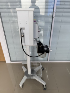 Equipo de prueba de máquina de anestesia veterinaria EUR VET con doble caudalímetro, vaporizador de isoflurano de fácil llenado y carrito rodante - Product Image 2