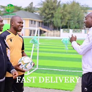 Tappeto <span class=keywords><strong>erboso</strong></span> artificiale ecologico da 40mm <span class=keywords><strong>per</strong></span> campi sportivi al coperto a bassa manutenzione morbido da calcio a <span class=keywords><strong>terra</strong></span> assorbimento degli urti resistente alle intemperie - Product Image 6