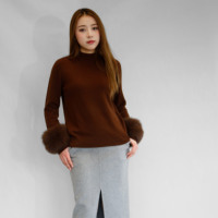 Pull en cachemire doux pour femme avec manchettes en fourrure de renard marron, nouveau design Tyan, vente en gros, très populaire