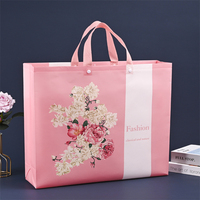 Sac fourre-tout écologique en stock laminé non tissé réutilisable shopping sacs d'emballage personnalisés pour vêtements