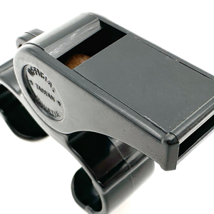 Silbato de entrenador de fútbol de calidad premium de tono alto con agarre de dedo para entrenamiento y juegos - Product Image 5