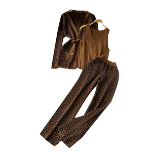 2023 con stampa Casual giacca a scialle da <span class=keywords><strong>donna</strong></span> + <span class=keywords><strong>camicia</strong></span> con scollatura a V + pantaloni larghi tre pezzi - Product Image 1