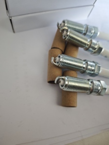 Bujía de iridio doble de alto rendimiento 22401-1la1c 22401-jk01d para piezas de sistema de encendido de automóvil Nissan Infiniti estándar - Product Image 2