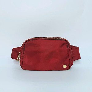 Riñonera/Bolso de Cintura Unisex de 2L con Correa con Logotipo Dorado, para Correr, desde Almacén en EE. UU. - Product Image 5
