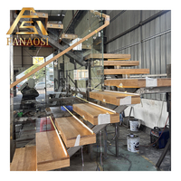 Gerade Holzstufen-Glasgeländer-Treppe für Innenbereich Modern Freischwebend / Vorgefertigte Holztreppe mit LED-Beleuchtung