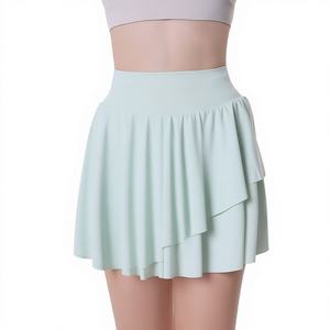 Jupe-short 2-en-1 plissée et volantée pour femme, mini-jupe de yoga extensible et douce pour l'extérieur avec short de sécurité intégré, idéale pour les sports à faible impact - Product Image 3