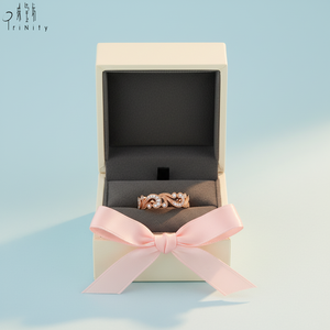 แหวนเพชรทรงกลมเจียระไนแบบบริลเลียนท์เต็มวง ดีไซน์วินเทจสุดหรูหราทันสมัย ทำจากทองคำแท้ 18K สีโรสโกลด์ ประดับด้วยเทคนิค Millegraining สำหรับผู้หญิง - Product Image 2