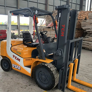 Carretilla de cambio lateral de combustible de segunda mano TCM3 ton de suministro puntual del fabricante - Product Image 3