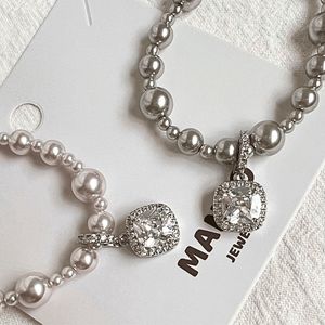 <span class=keywords><strong>Collana</strong></span> girocollo di <span class=keywords><strong>perle</strong></span> grigiastro con ciondolo quadrato Manta rosa con ciondolo di lusso regolabile per donna - Product Image 6