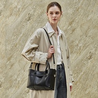 Sac fourre-tout carré en cuir véritable pour femme, de luxe, de créateur, avec poignée supérieure, sangle de taille, texture Nappa ouverte, décoration à fermoir, usage quotidien