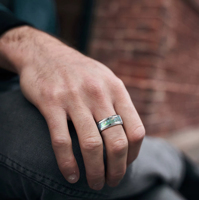 Bague unisexe en titane Tempusort Classic Fashion Jewelry, personnalisée, argent et noir, incrustation de nacre d'ormeau de 8 mm, cadeau de mariage ou de fiançailles