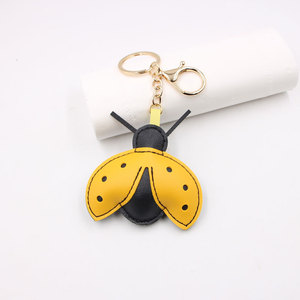 Colgante de mariquita de cuero PU de moda, llavero de mariquita, colgante para bolso, decoración para mujer y niña - Product Image 6