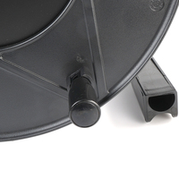 Système de tambour de bobine de câble en fibre rétractable pour panneau de fer robuste avec service personnalisé OEM pour câble audio CAT6 XLR 80M avec poignée