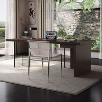 Bureau de direction moderne et luxueux en contreplaqué durable avec pieds en acrylique, table de direction en bois haut de gamme