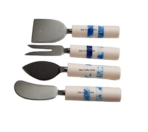 Utensilios para queso de forma cilíndrica Mango creativo hecho de resina y acero inoxidable con juego de cuchillos para queso chapados en plata de SCI - Product Image 1