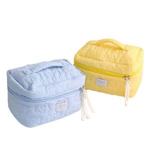 Bolsa de cosméticos de algodón de viaje Ins, bolsa de maquillaje de almacenamiento de belleza portátil, neceseres para niñas, caja de almacenamiento de color caramelo con cremallera - Product Image 1
