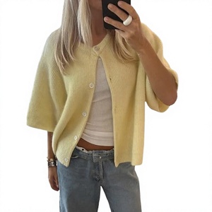 Cardigã Feminino Casual de Tricô Amarelo com Gola Redonda, Manga Curta e Botões, Estilo Cropped Y2K para Primavera/Verão - Product Image 1