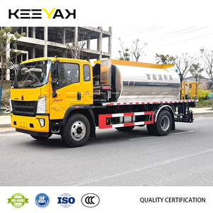 Camions de finition d'asphalte Howo 8 m³ 160 ch, <span class=keywords><strong>camion</strong></span> distributeur d'asphalte, prix abordable, <span class=keywords><strong>camion</strong></span> pulvérisateur de bitume avec chauffage à huile de transfert thermique - Product Image 2