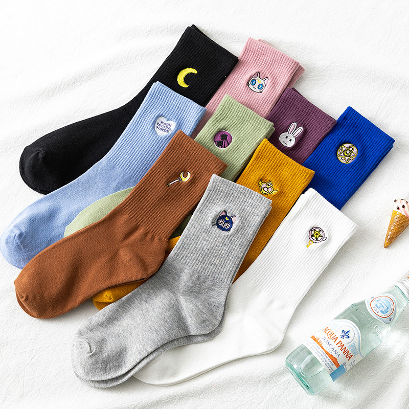 Custom logo crew high quality women men sport cute cartoon embroidered logo socks custom