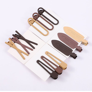 Pinzas para el cabello esmeriladas sin costuras, juego de tres piezas, pinzas de pico de pato de estilo retro para flequillo, uso diario para mujeres, resina plástica - Product Image 3