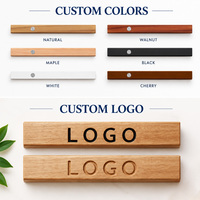 Bingkai Poster Magnetik Kayu Walnut Oak untuk Dekorasi Dinding Ukuran Kustom OEM Logo Terukir Sampel Gratis Pajangan Poster