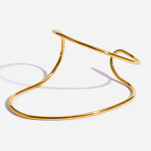 Bracelet ouvert géométrique doré unisexe, bijou tendance, cadeau - Product Image 1