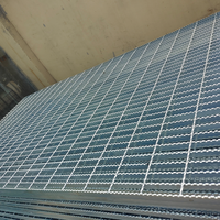 Grille en acier galvanisé à chaud G303/30/100 pour plateforme, passerelle, couvercle de tranchée, panneaux de grille standard 6000*1000 mm