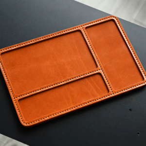 Bandeja Organizadora de Escritorio de Cuero Genuino Hecha a Mano Directo de Fábrica OEM/ODM para Juguetes EDC, Teléfono y Llaves - Product Image 1