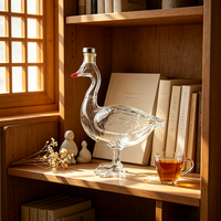 Carafe à liqueur en verre soufflé à la main en forme de canard, bouteille de vin unique en forme d'animal, centre de table artisanal, vente en gros