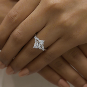 Bague de fiançailles vintage en diamant marquise, élégante et luxueuse, en or blanc, pour anniversaire, cadeau de bijoux fins pour mariée, idéale pour les fêtes - Product Image 2