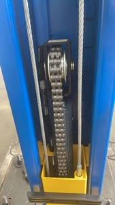 Sollevatore Auto a Due Colonne da 4 Tonnellate, Sollevatore Idraulico a Soffitto per Attrezzature da Officina Auto - Product Image 3