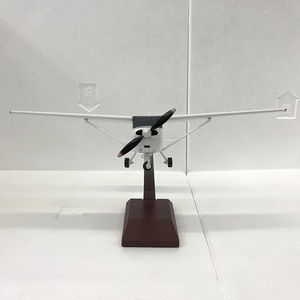 Modèle d'<span class=keywords><strong>avion</strong></span> d'entraînement Cessna 172 en résine solide à l'échelle 1/32, 27 cm, avec hélice mobile et train d'atterrissage avant - Product Image 2