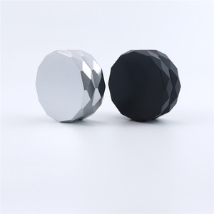 Aluminum Alloy Grinder Flower Shape Manual Metal Aluminum Herb Grinder Smoking Accessories - Product Image 2