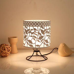 Lampe de table en fer forgé créative nordique, romantique, à économie d'énergie, protection des yeux, lampe de chevet, lampe d'allaitement confortable, décorative - Product Image 2