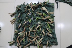<span class=keywords><strong>Filet</strong></span> <span class=keywords><strong>de</strong></span> <span class=keywords><strong>camouflage</strong></span> 3D à franges motif forêt pour la chasse et la protection anti-photographie aérienne - Product Image 2