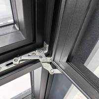 Ventana Moderna Abatible y Giratoria de Aluminio Resistente a Huracanes, con Malla de Seguridad Hermética y Certificación Energy Star