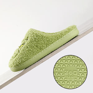 Nouvelle maison noël <span class=keywords><strong>Grinch</strong></span> chaud hiver pantoufles pour amoureux hommes et femmes épais chaussures à semelles souples épais antidérapant pantoufles maison - Product Image 4
