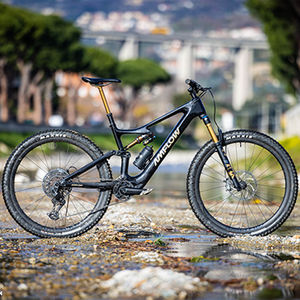 Vélo de montagne électrique Amflow à suspension intégrale Enduro avec moteur central, batterie intégrée, cadre en fibre de carbone - Product Image 5