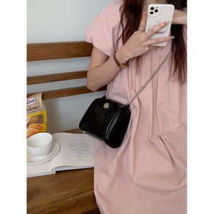 Bolso pequeño plateado con cadena, bolso de hombro tipo bandolera de 7 pulgadas con cremallera para mujer, uso diario, color blanco, negro y plateado - Product Image 5