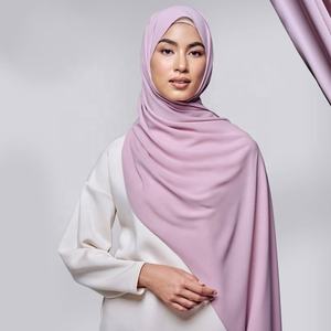 Fournisseur <span class=keywords><strong>de</strong></span> gros avec étiquette personnalisée, hijab en mousseline <span class=keywords><strong>de</strong></span> soie saoudien uni et coréen, foulards et châles pour enfants musulmans pour femmes - Product Image 1