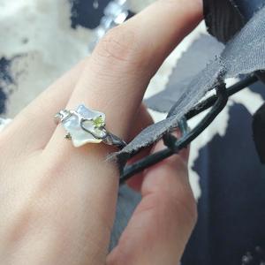 Bague en argent pur S925 avec étoile blanche, coquille de papillon, zircon pour femmes, style haut de gamme, niche irrégulière, style froid et cool avec forme de croix - Product Image 3